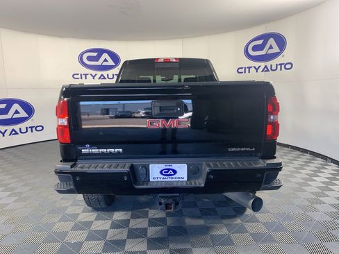 Used 2019 GMC Sierra 3500 Denali w/ Duramax Plus Package image 4