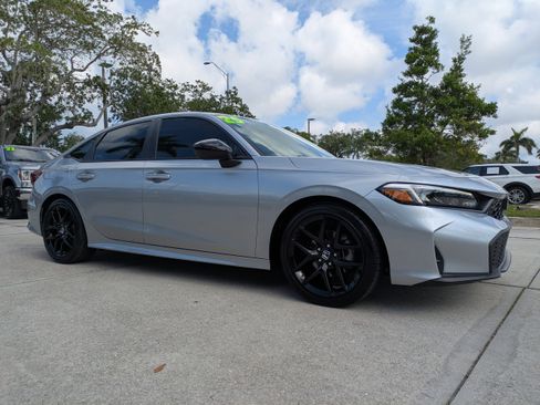Used 2025 Honda Civic Sport image 2