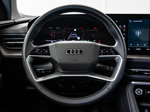 Certified 2025 Audi Q5 Premium w/ 19" Wheel Package AWD/4WD image 38