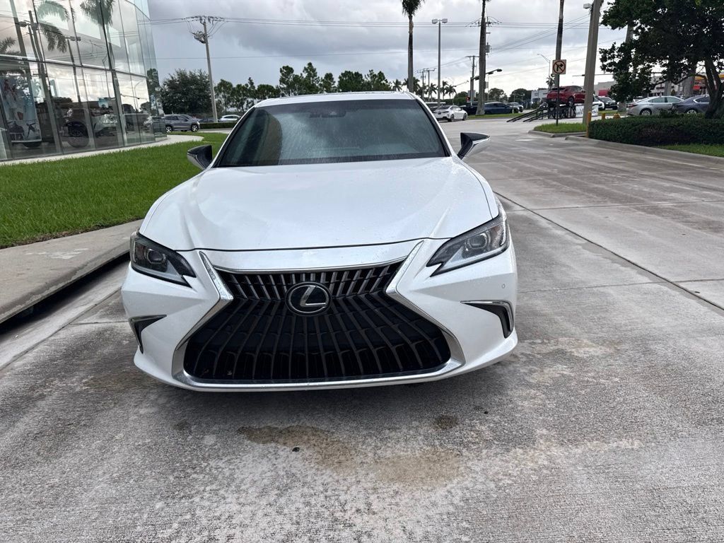 Used 2025 Lexus ES 350 w/ Premium Package FWD image 4