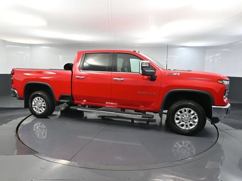 Used 2024 Chevrolet Silverado 2500 LTZ w/ LTZ Plus Package AWD/4WD image 4