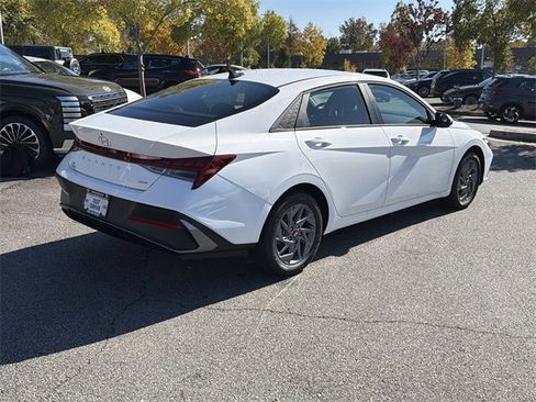 New 2026 Hyundai Elantra Blue image 7