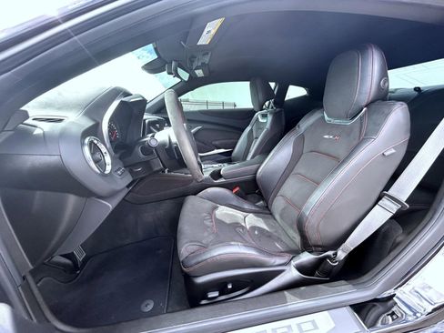 Used 2022 Chevrolet Camaro ZL1 RWD image 10