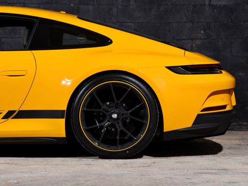 Used 2022 Porsche 911 GT3 RWD image 40