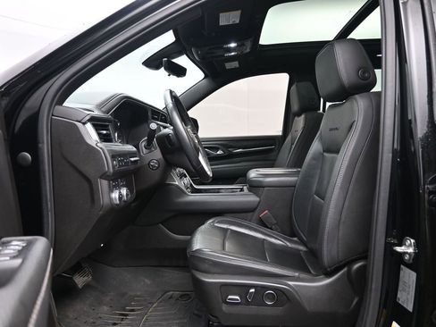 Used 2021 GMC Yukon XL Denali w/ Advanced Technology Package image 28