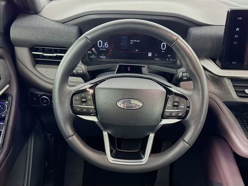 Used 2025 Ford Explorer Platinum w/ Ultimate Package image 38