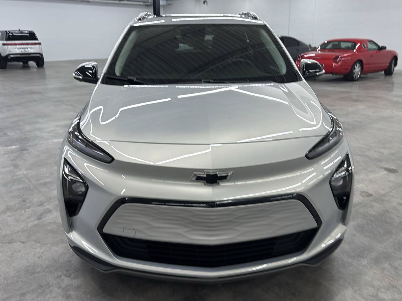 Used 2023 Chevrolet Bolt EUV Premier w/ Sun & Sound Package FWD image 3