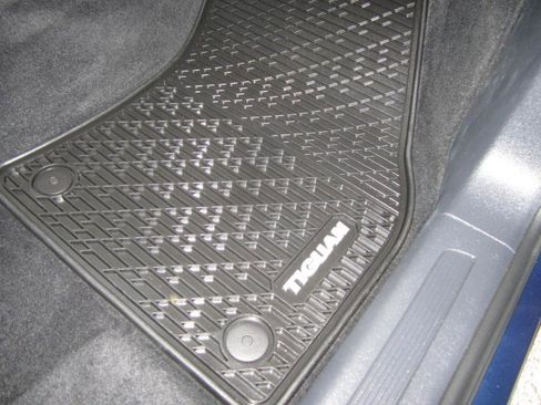 Used 2019 Volkswagen Tiguan SE image 38