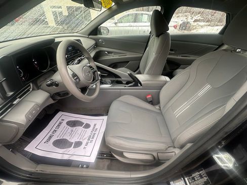 Used 2023 Hyundai Elantra SEL image 23