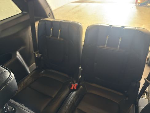 Used 2016 Ford Explorer Platinum AWD/4WD image 31