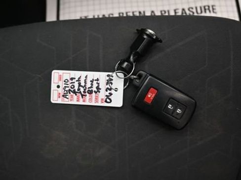 Used 2019 Toyota Tacoma TRD Sport AWD/4WD image 8
