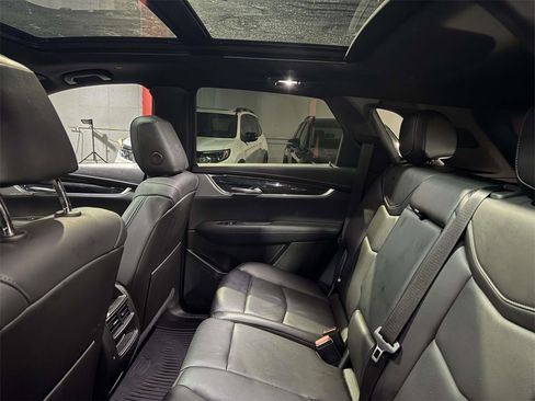 Used 2022 Cadillac XT5 Premium Luxury image 13