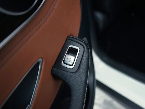 Used 2016 Mercedes-Benz GLC 300 4MATIC image 35