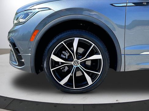 Used 2022 Volkswagen Tiguan SEL R-Line AWD/4WD image 33