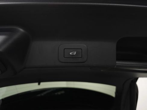Used 2026 Jaguar F-PACE R-Dynamic S AWD/4WD image 7