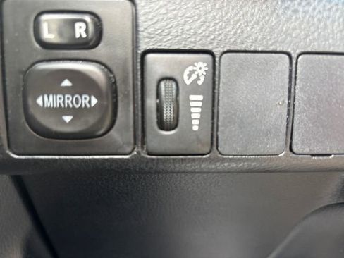 Used 2015 Toyota Corolla LE image 17