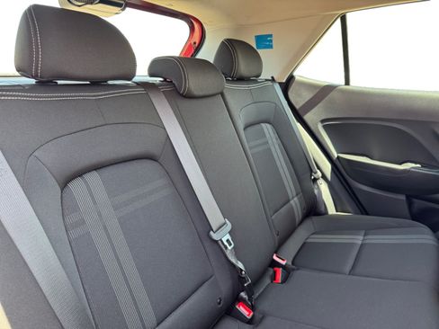Used 2023 Hyundai Venue SEL FWD image 18