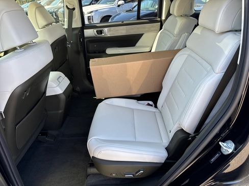 New 2025 Hyundai Santa Fe Calligraphy image 13