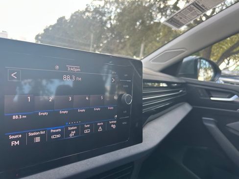 New 2026 Volkswagen Jetta SE FWD image 11