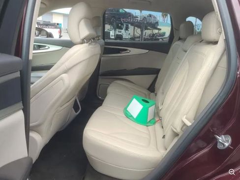 Used 2019 Lincoln Nautilus Premier AWD/4WD image 6