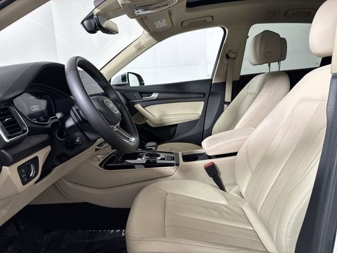 Used 2023 Audi Q5 2.0T Premium Plus w/ Premium Plus Package image 2