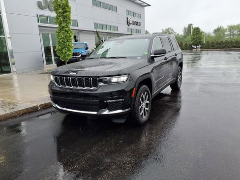Used 2025 Jeep Grand Cherokee L Limited AWD/4WD image 2