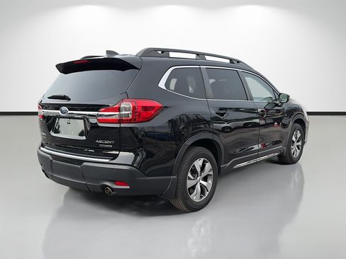 Used 2021 Subaru Ascent Limited w/ Technology Package AWD/4WD image 3