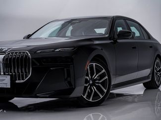 Used 2025 BMW 740i xDrive video 2
