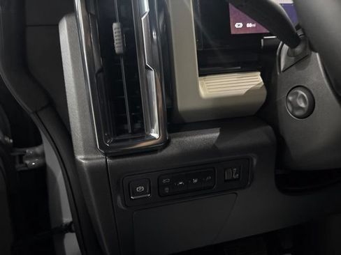 Used 2026 GMC Hummer EV SUV AWD/4WD image 16