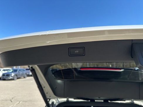 New 2026 Volkswagen Tiguan SE R-Line AWD/4WD image 9