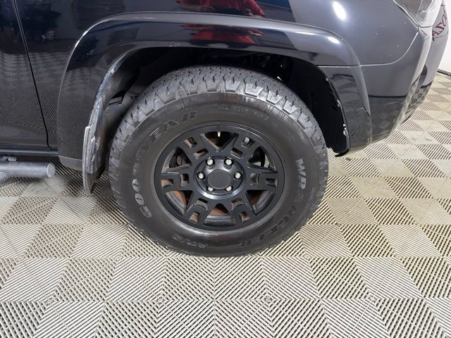 Used 2019 Toyota 4Runner SR5 RWD image 17