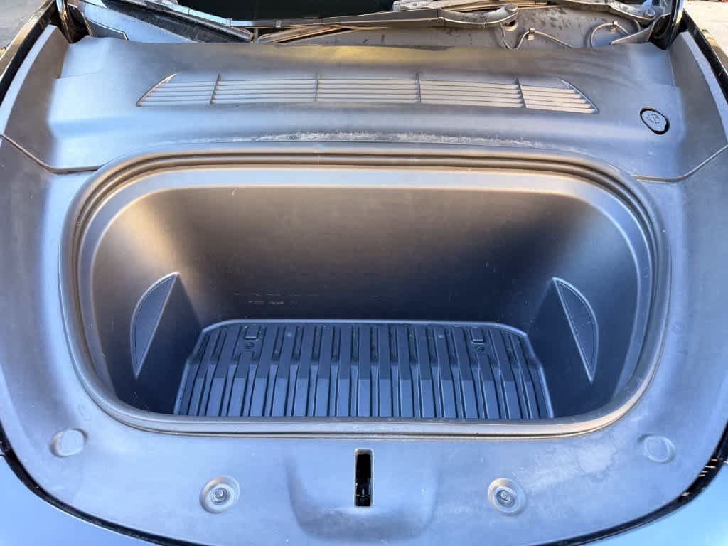 Used 2023 Tesla Model Y AWD image 9
