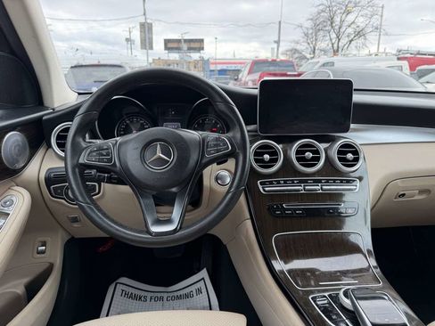 Used 2017 Mercedes-Benz GLC 300 w/ Premium 2 Package image 21