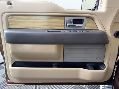 Used 2011 Ford F150 Lariat w/ Lariat Chrome Pkg image 17