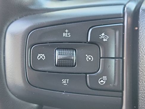 Used 2024 GMC Yukon XL AT4 w/ Technology Package AWD/4WD image 8