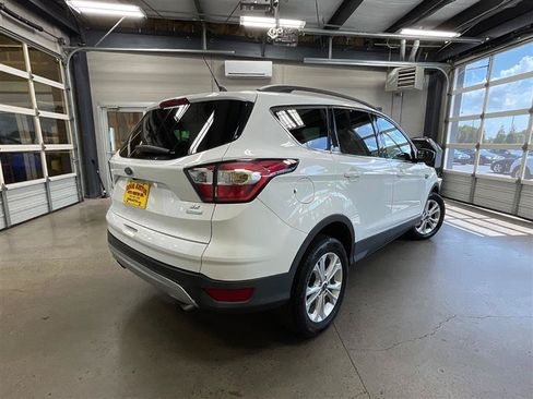 Used 2018 Ford Escape SE w/ SE Sync 3 Package FWD image 5