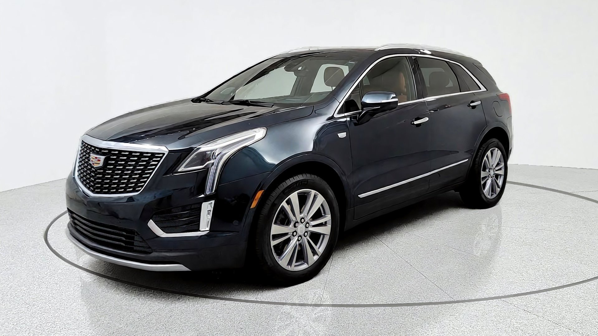 Used 2024 Cadillac XT5 Premium Luxury w/ Technology Package AWD/4WD image 1