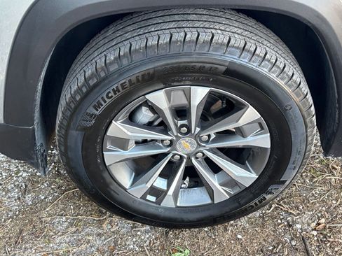 Used 2025 Chevrolet Equinox LT image 32