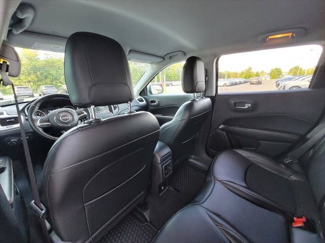 Used 2020 Jeep Compass Latitude w/ Cold Weather Group AWD/4WD image 16