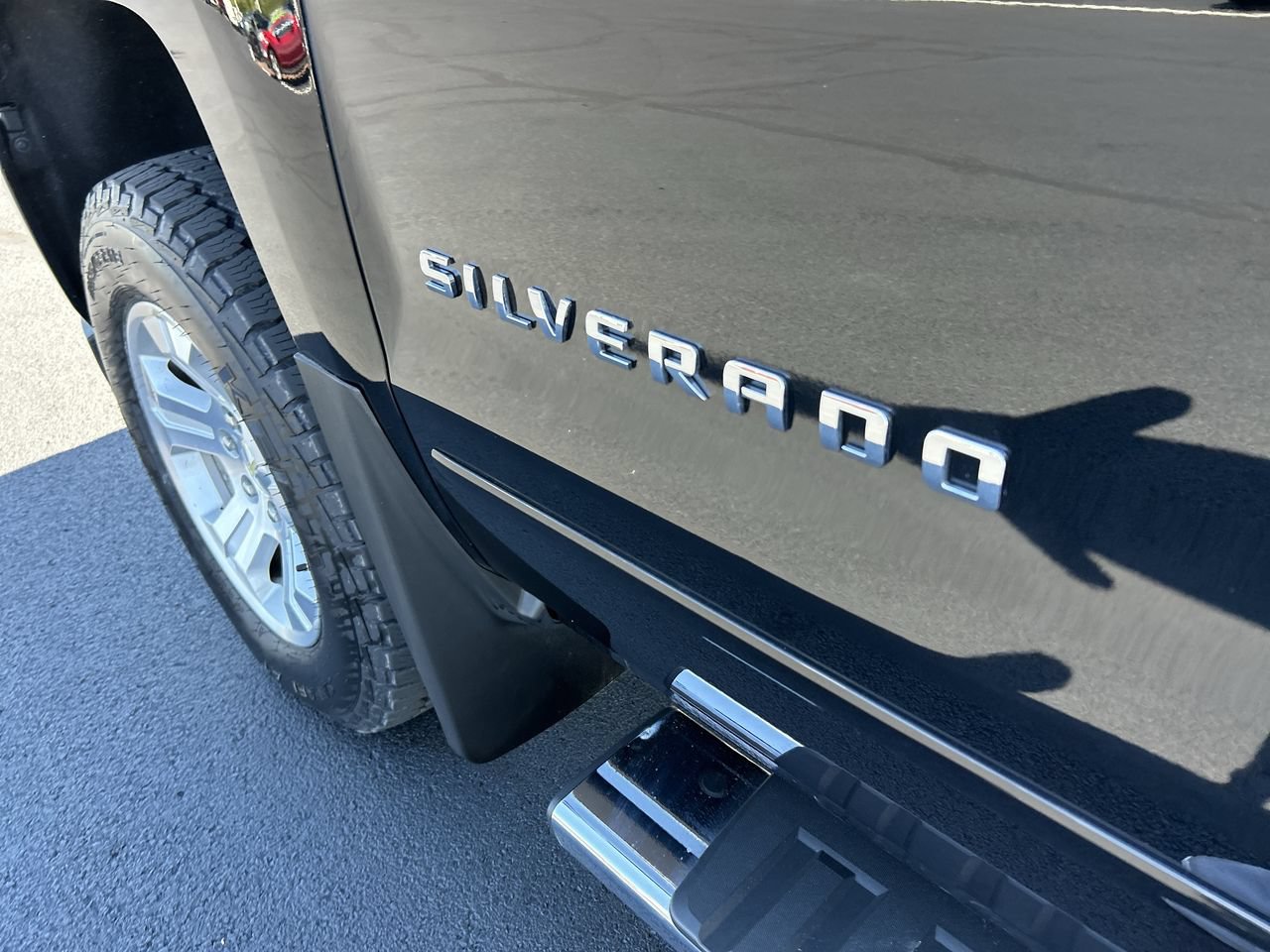 Used 2018 Chevrolet Silverado 1500 LT w/ All Star Edition AWD/4WD image 13