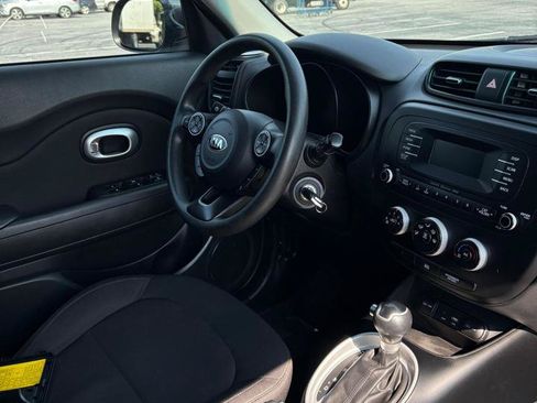 Used 2016 Kia Soul FWD image 18