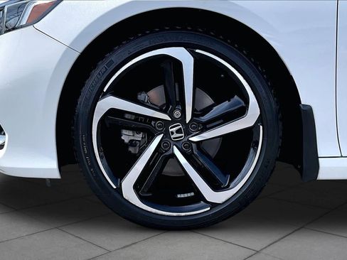 Used 2019 Honda Accord Sport image 11