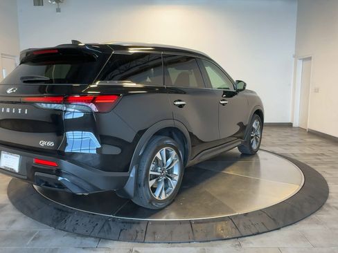 Certified 2025 INFINITI QX60 Luxe w/ Vision Package AWD/4WD image 8