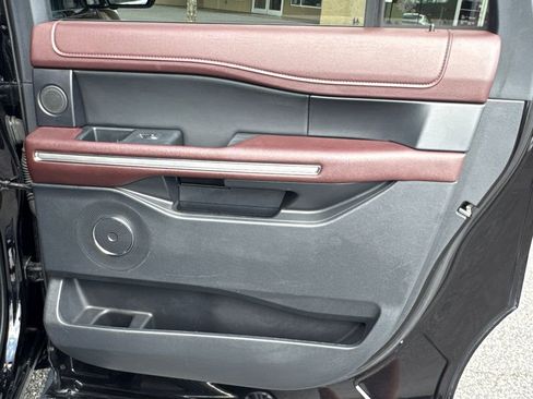 Used 2024 Ford Expedition Max Limited AWD/4WD image 16