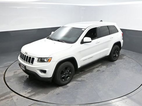 Used 2016 Jeep Grand Cherokee Laredo image 32