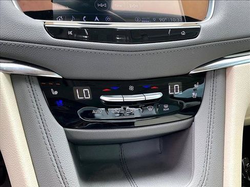 Used 2023 Cadillac XT5 Premium Luxury FWD image 24