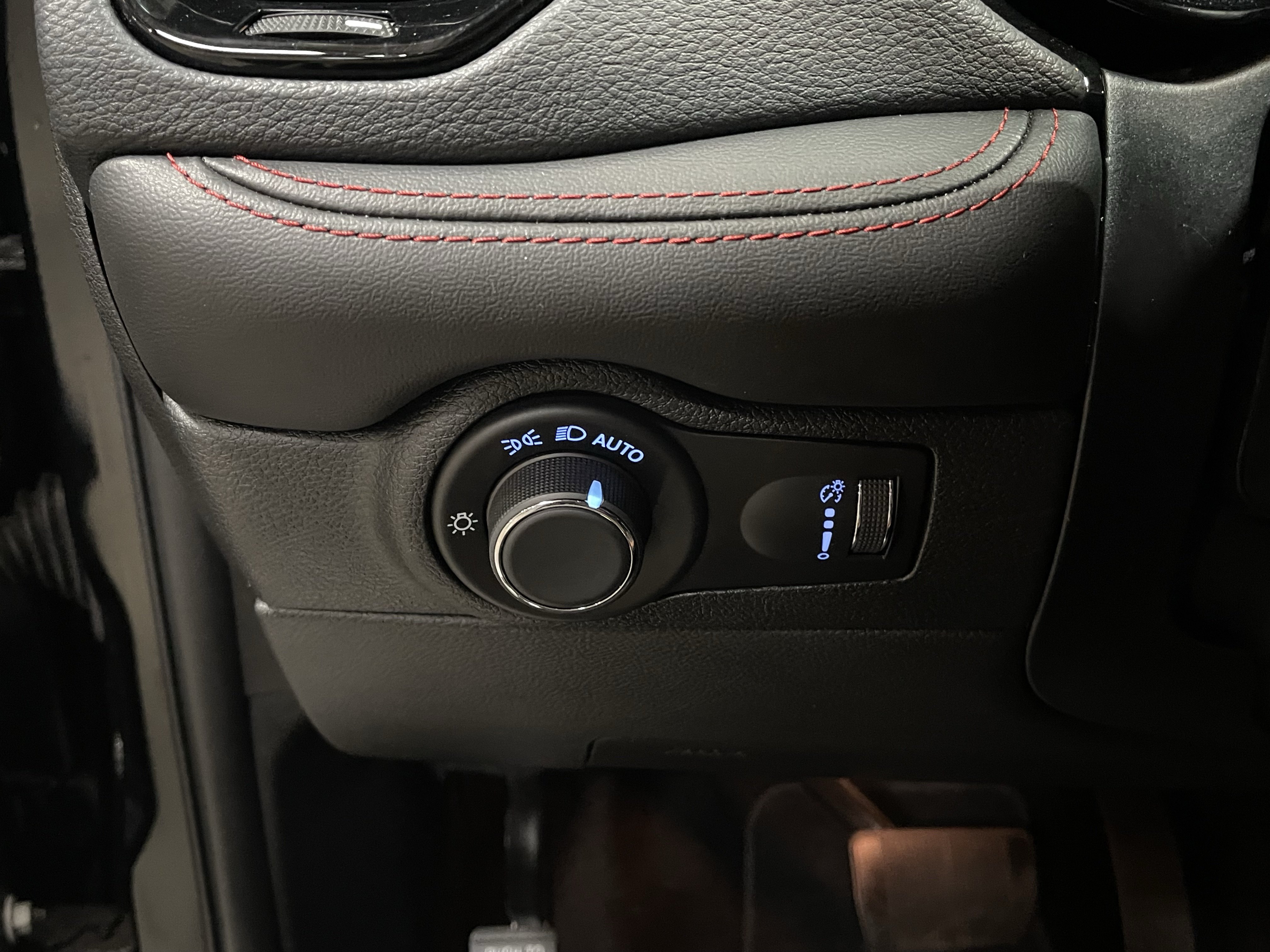 Used 2025 Dodge Durango R/T AWD/4WD image 24