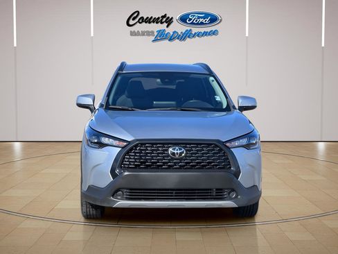 Used 2022 Toyota Corolla Cross LE image 12