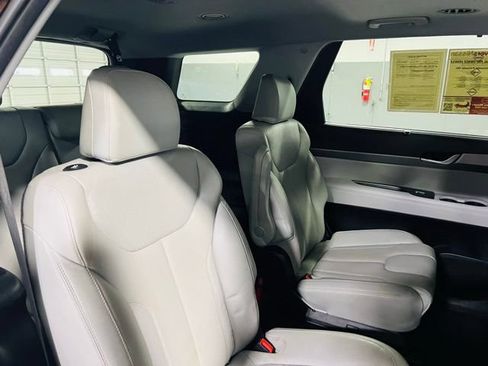 Used 2022 Hyundai Palisade SEL w/ Premium Package FWD image 32