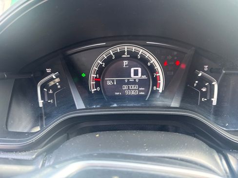 Used 2017 Honda CR-V LX image 2